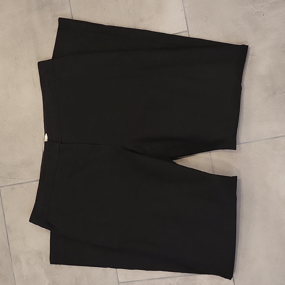 A bundle of Liz Claiborne pants - Picture 6 of 6